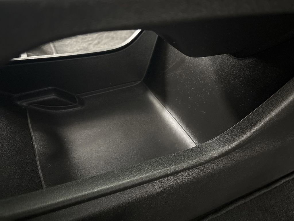 Used 2023 GMC Acadia SLE image 57