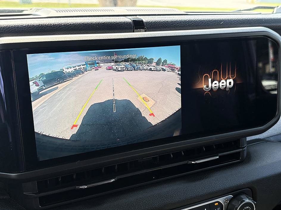 Used 2025 Jeep Wrangler Unlimited Sport AWD/4WD image 22