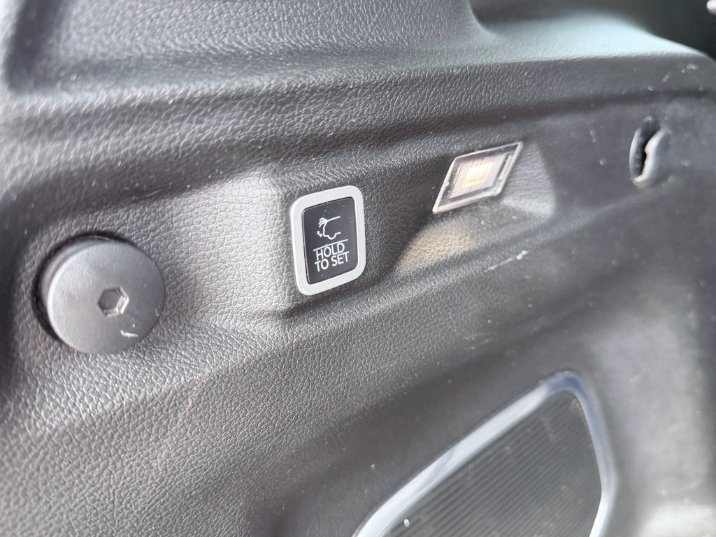 Used 2021 Jeep Grand Cherokee L Limited RWD image 10