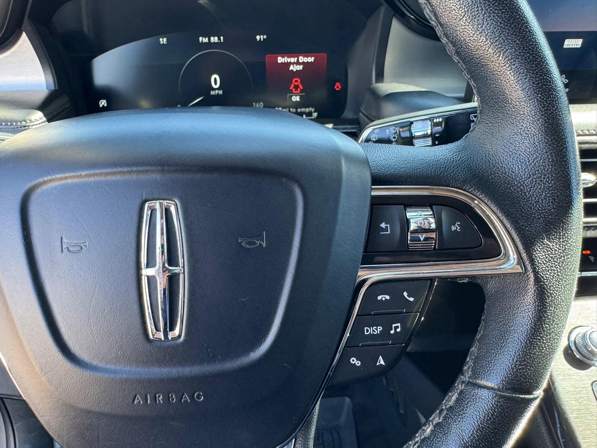 Used 2022 Lincoln Nautilus FWD w/ Premium Package image 32