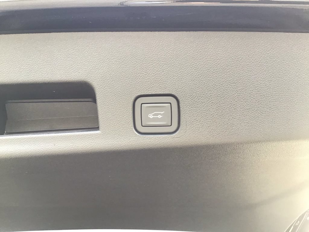 New 2026 Chevrolet Traverse LT w/ Driver Confidence Package FWD image 7