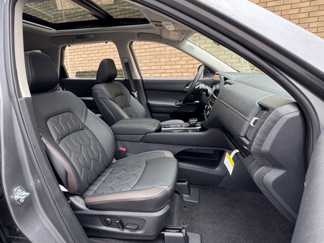New 2026 Nissan Pathfinder Platinum AWD/4WD image 6