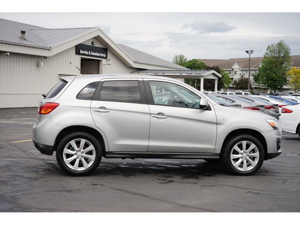 Used 2015 Mitsubishi Outlander Sport ES image 2