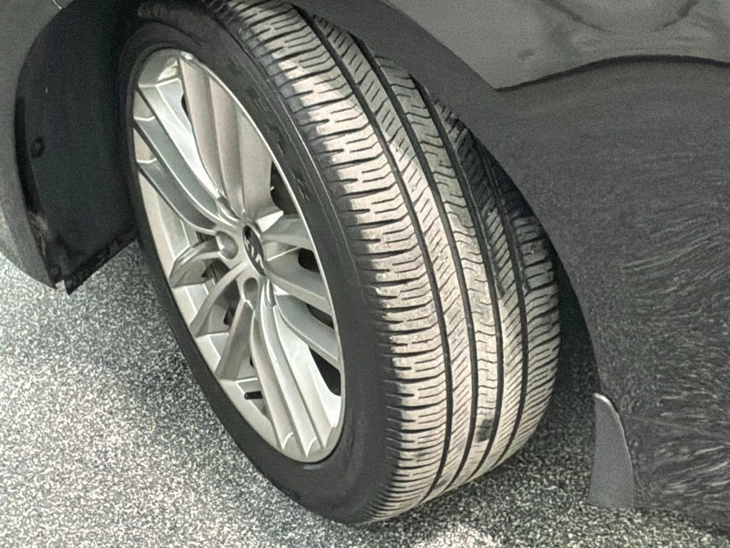 Used 2018 Kia Stinger AWD/4WD image 31