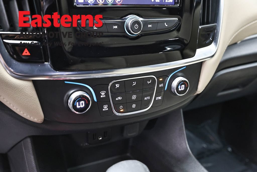 Used 2022 Chevrolet Traverse LS AWD/4WD image 19