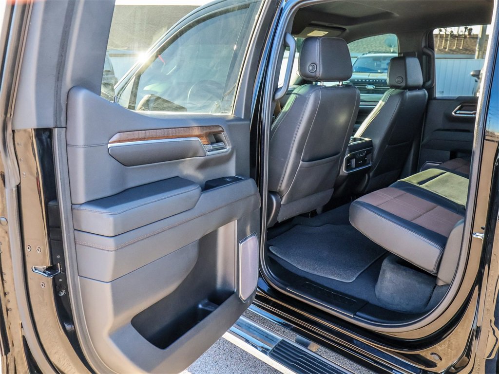 Used 2023 Chevrolet Silverado 1500 High Country w/ Technology Package image 24