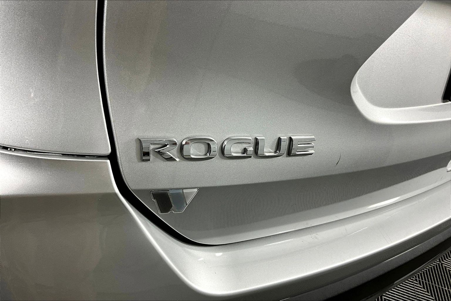 Certified 2020 Nissan Rogue S image 25