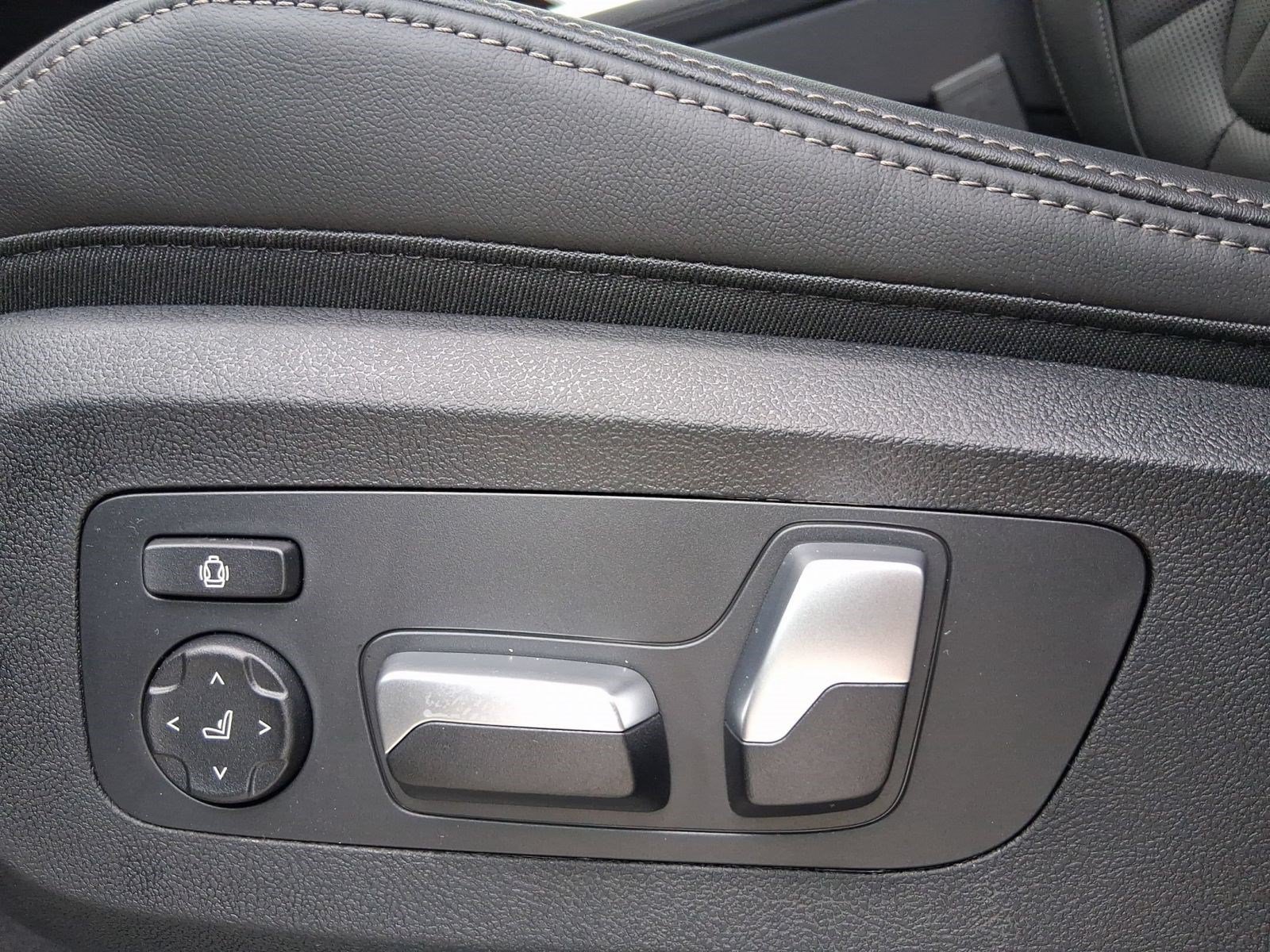 Used 2026 BMW X5 sDrive40i w/ Parking Assistance Package RWD image 13