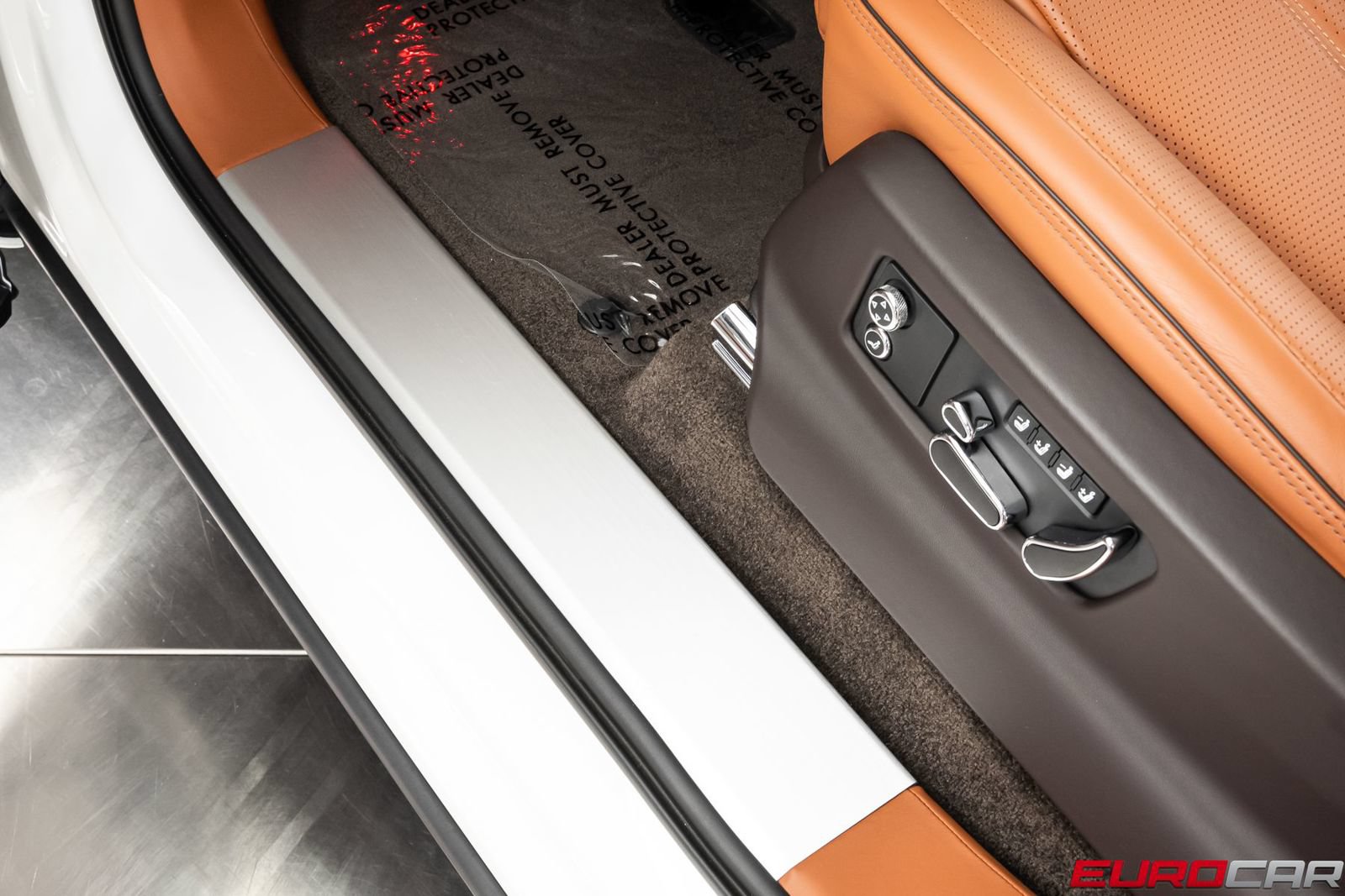 Used 2024 Bentley Bentayga AWD/4WD image 44