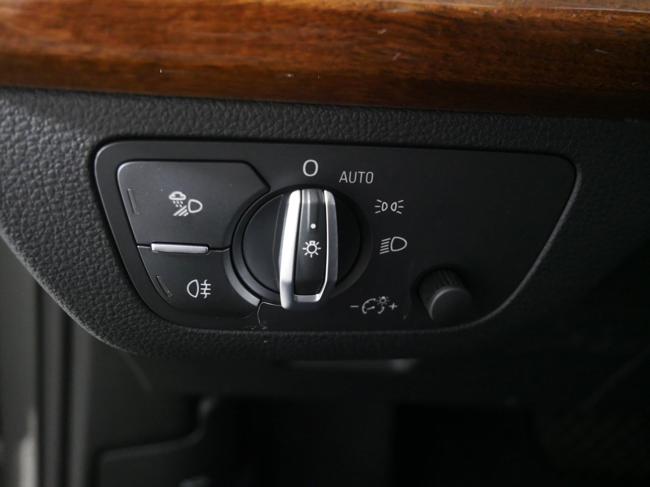 Used 2023 Audi Q5 2.0T Premium w/ Convenience Package image 26