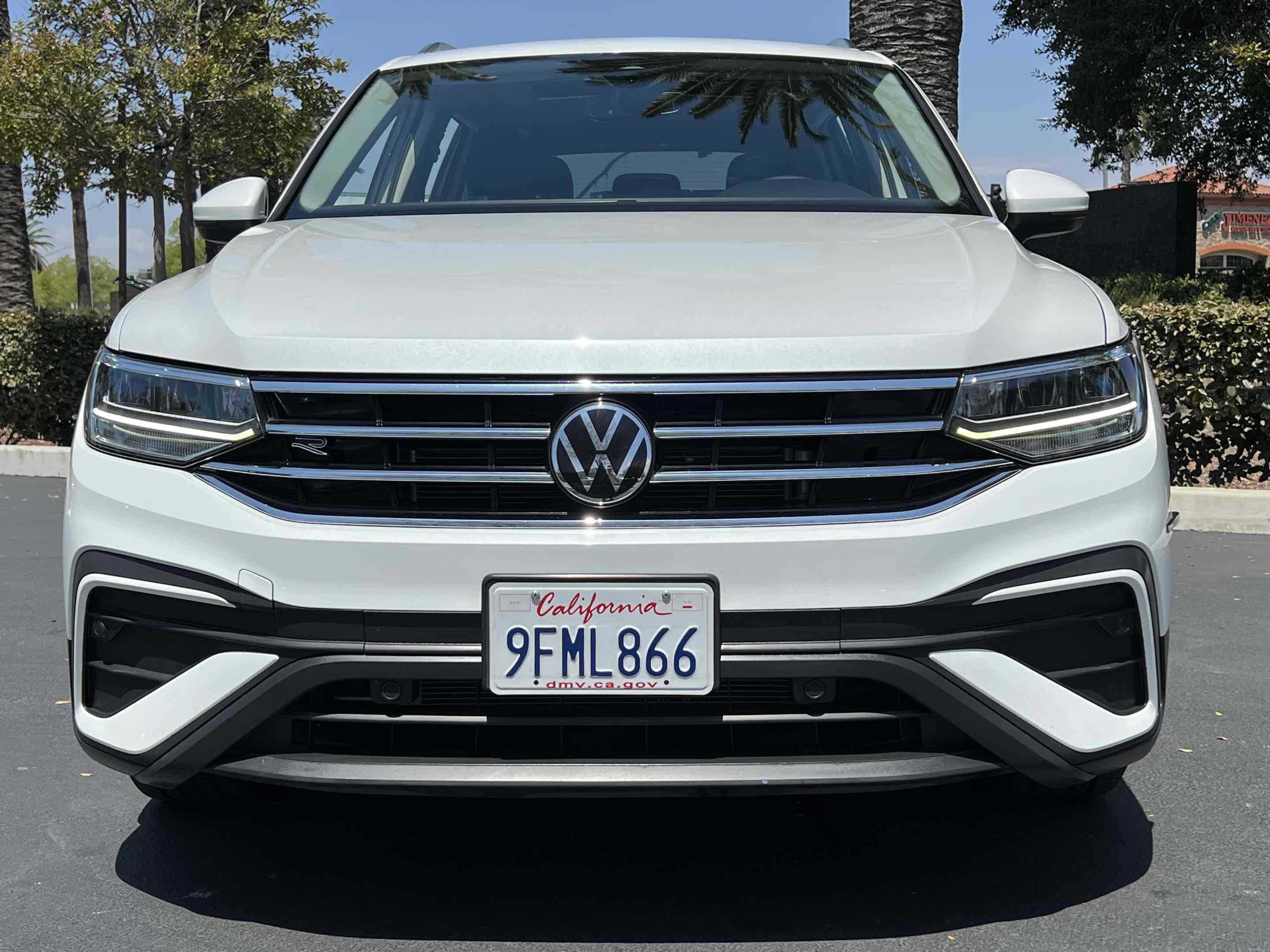 Used 2023 Volkswagen Tiguan SE w/ Panoramic Sunroof Package image 87