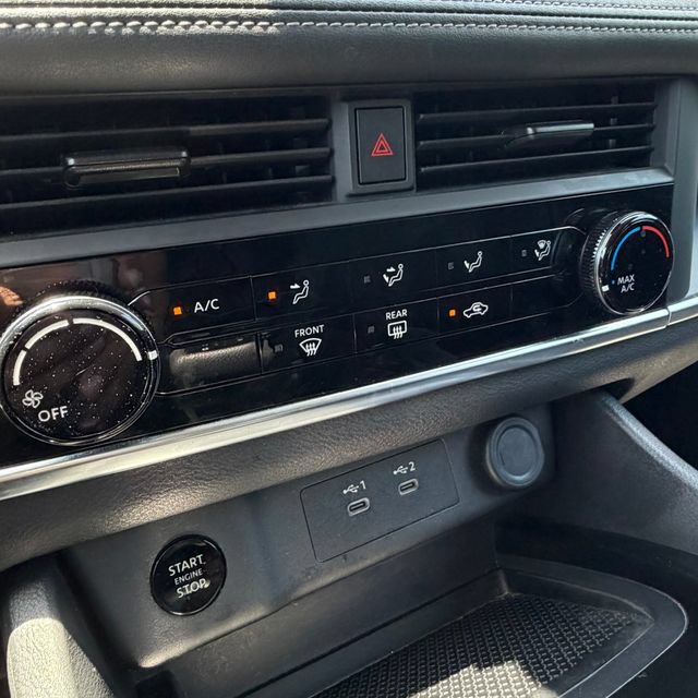 Used 2024 Nissan Rogue S FWD image 18