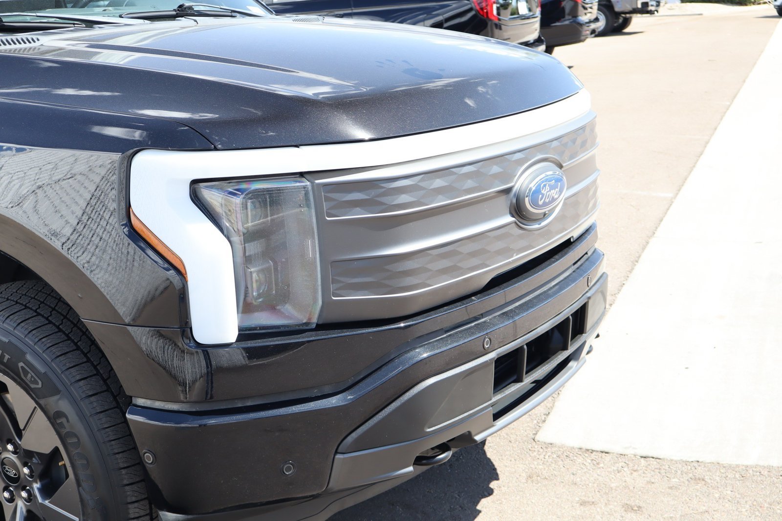 Used 2023 Ford F150 Lightning Lariat w/ Equipment Group 511A High AWD/4WD image 9