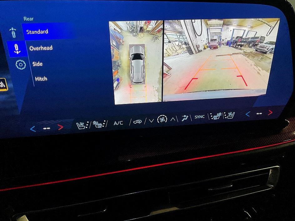 Used 2025 Chevrolet Traverse RS w/ LPO, Floor Liner Package image 21