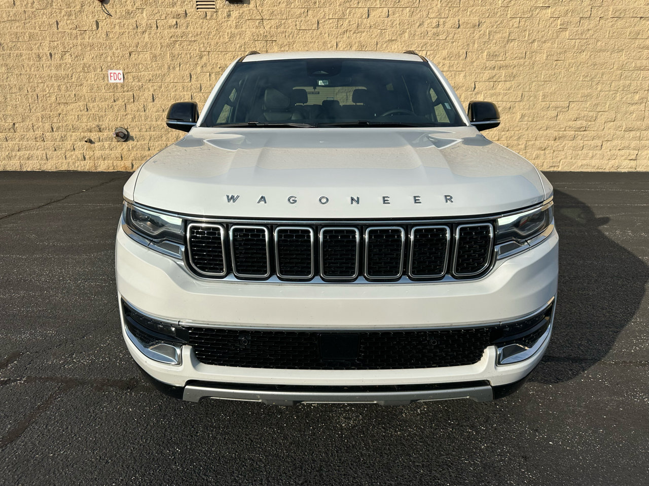 Used 2024 Jeep Wagoneer Series II w/ Flexible Seating Group image 8