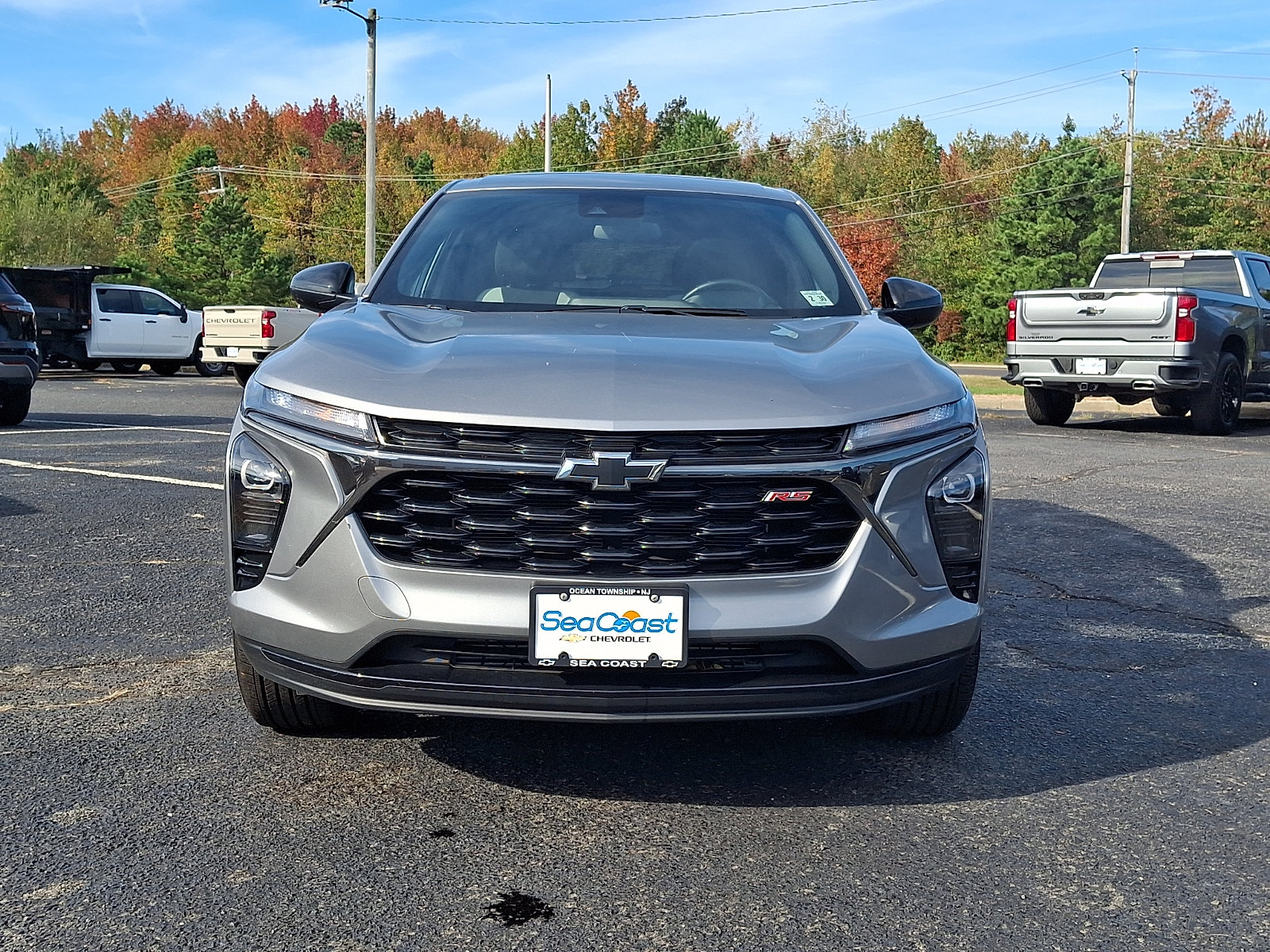 Used 2025 Chevrolet Trax RS w/ Sunroof Package FWD image 2