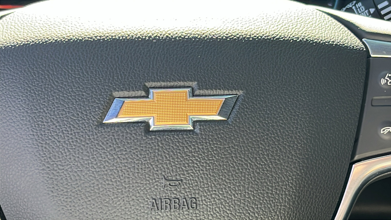 Used 2023 Chevrolet Traverse LT image 17