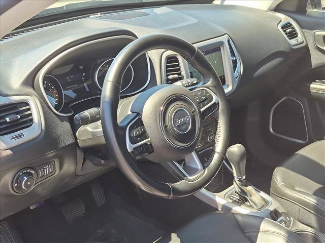 Used 2020 Jeep Compass Latitude w/ Popular Equipment Group FWD image 11
