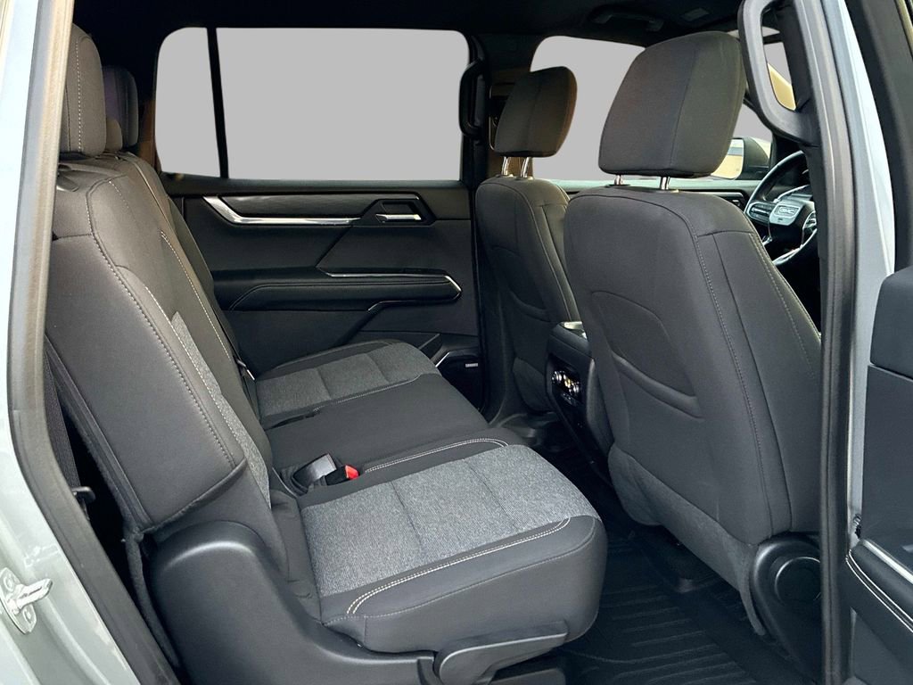 Used 2025 GMC Acadia Elevation image 10