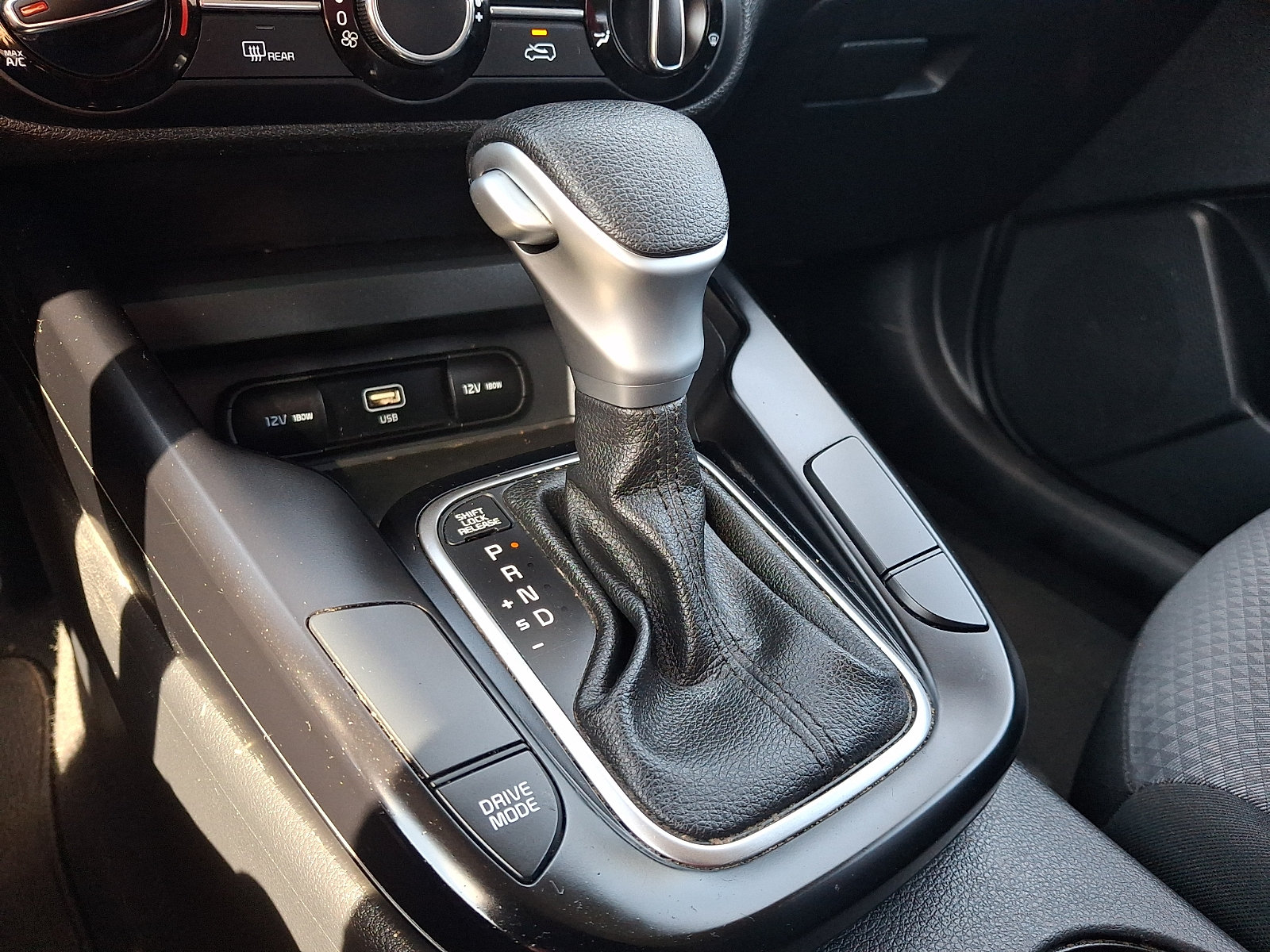 Used 2023 Kia Soul LX w/ LX Technology Package FWD image 14