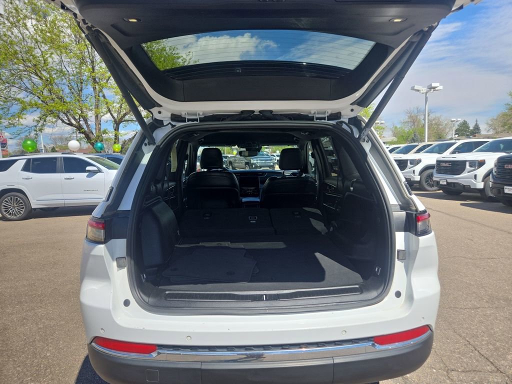 Used 2024 Jeep Grand Cherokee Limited image 18