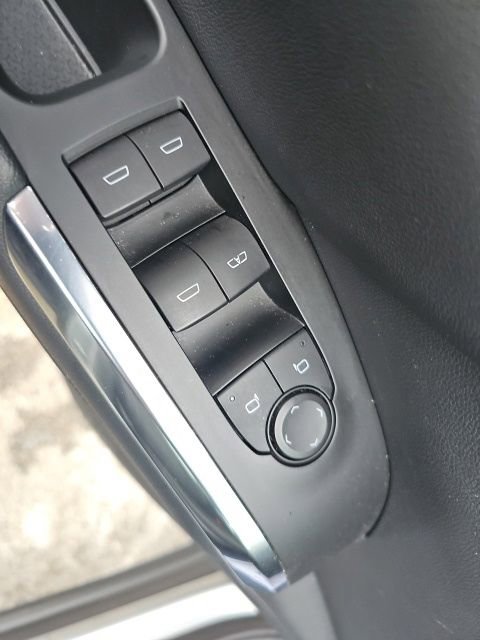 Used 2024 Chevrolet Traverse LT image 36