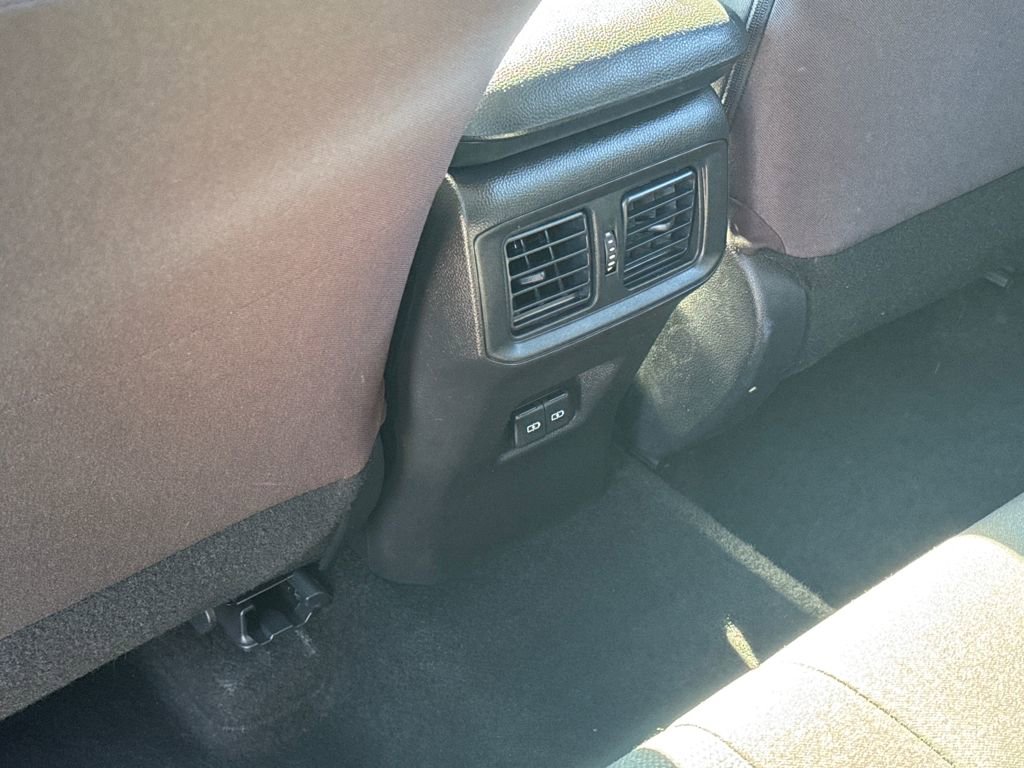 Used 2025 Toyota RAV4 XLE image 36