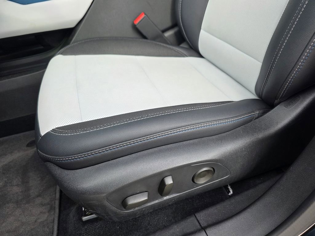 Used 2025 Chevrolet Equinox EV LT image 12