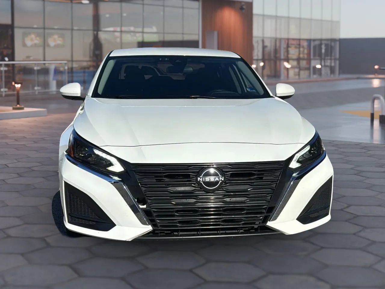 Used 2023 Nissan Altima 2.5 S image 2