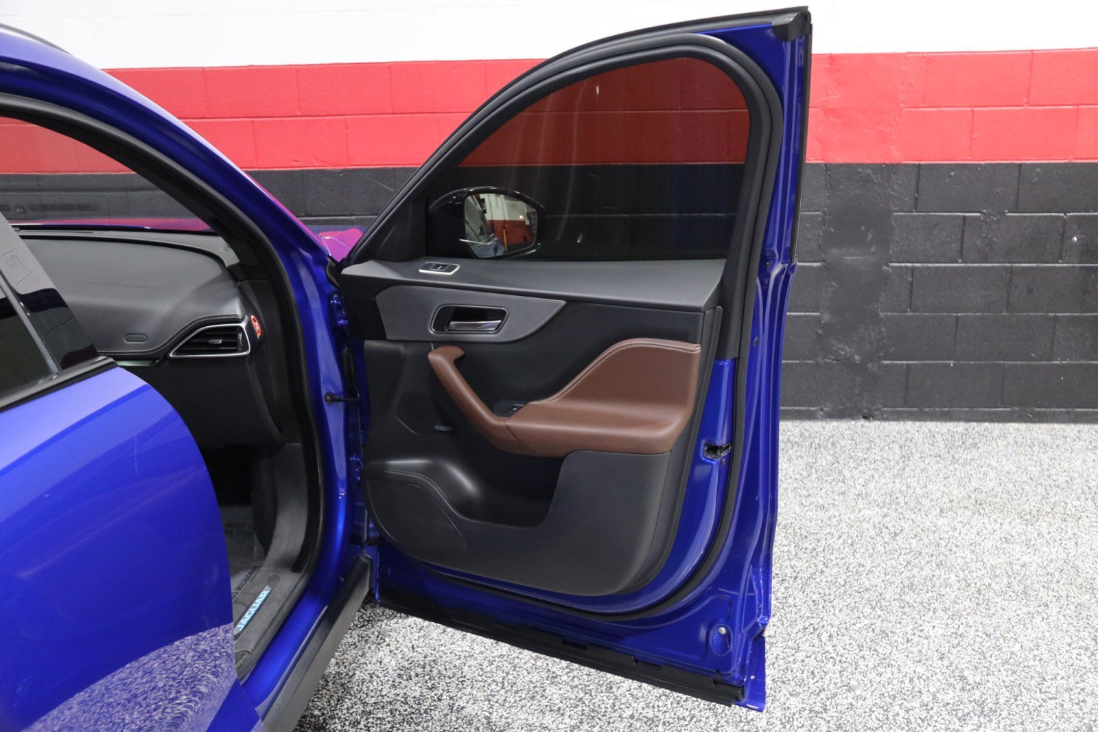 Used 2019 Jaguar F-PACE S image 43