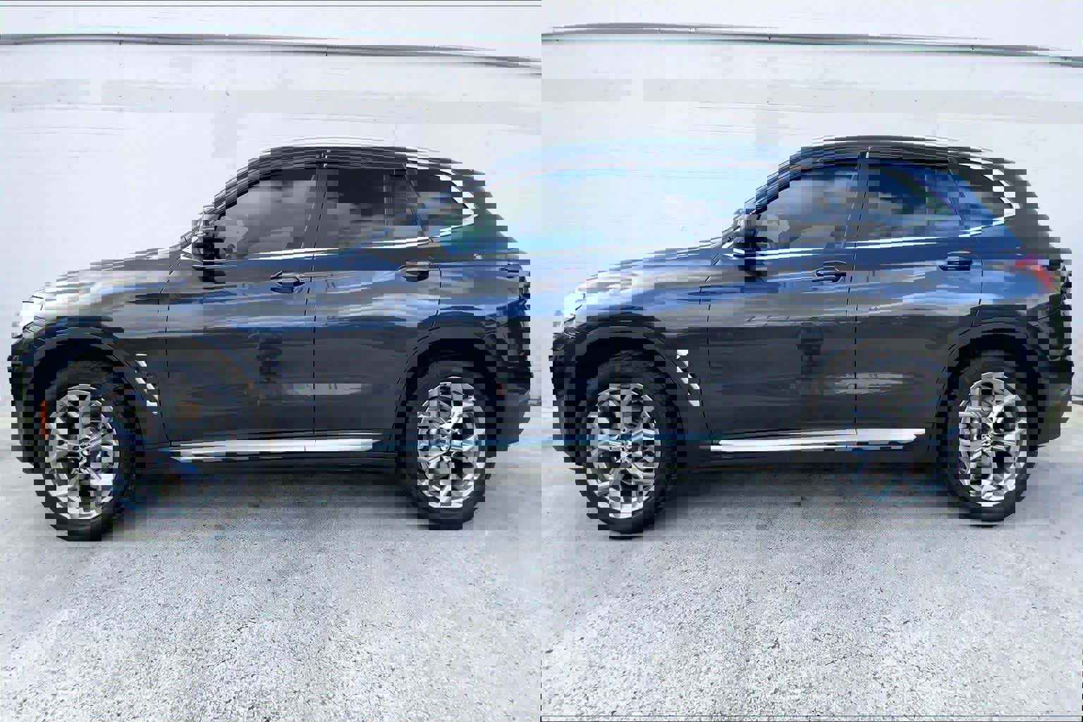 Used 2022 BMW X3 xDrive30i w/ Premium Package image 4