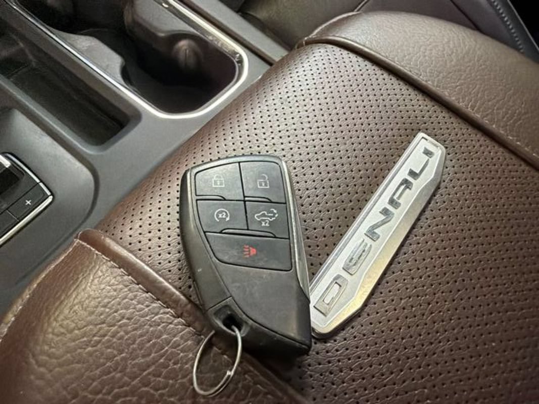 Used 2024 GMC Sierra 3500 Denali w/ Denali Reserve Package AWD/4WD image 57