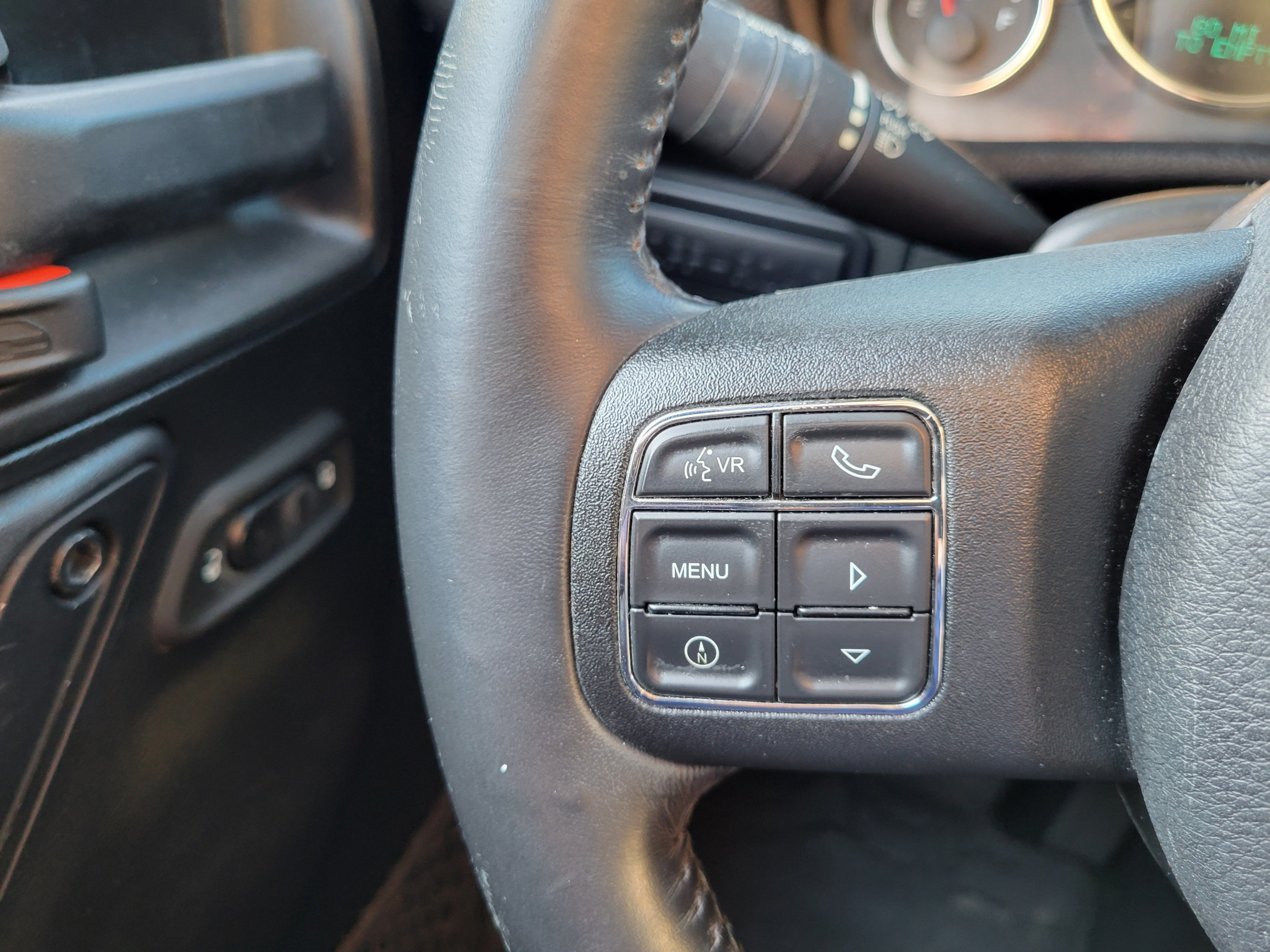 Used 2016 Jeep Wrangler Unlimited Rubicon w/ Connectivity Group AWD/4WD image 22