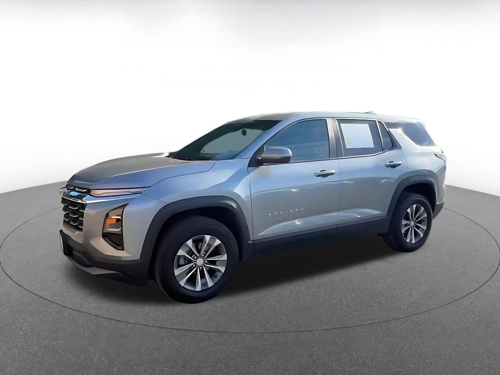 Used 2025 Chevrolet Equinox LT FWD image 8
