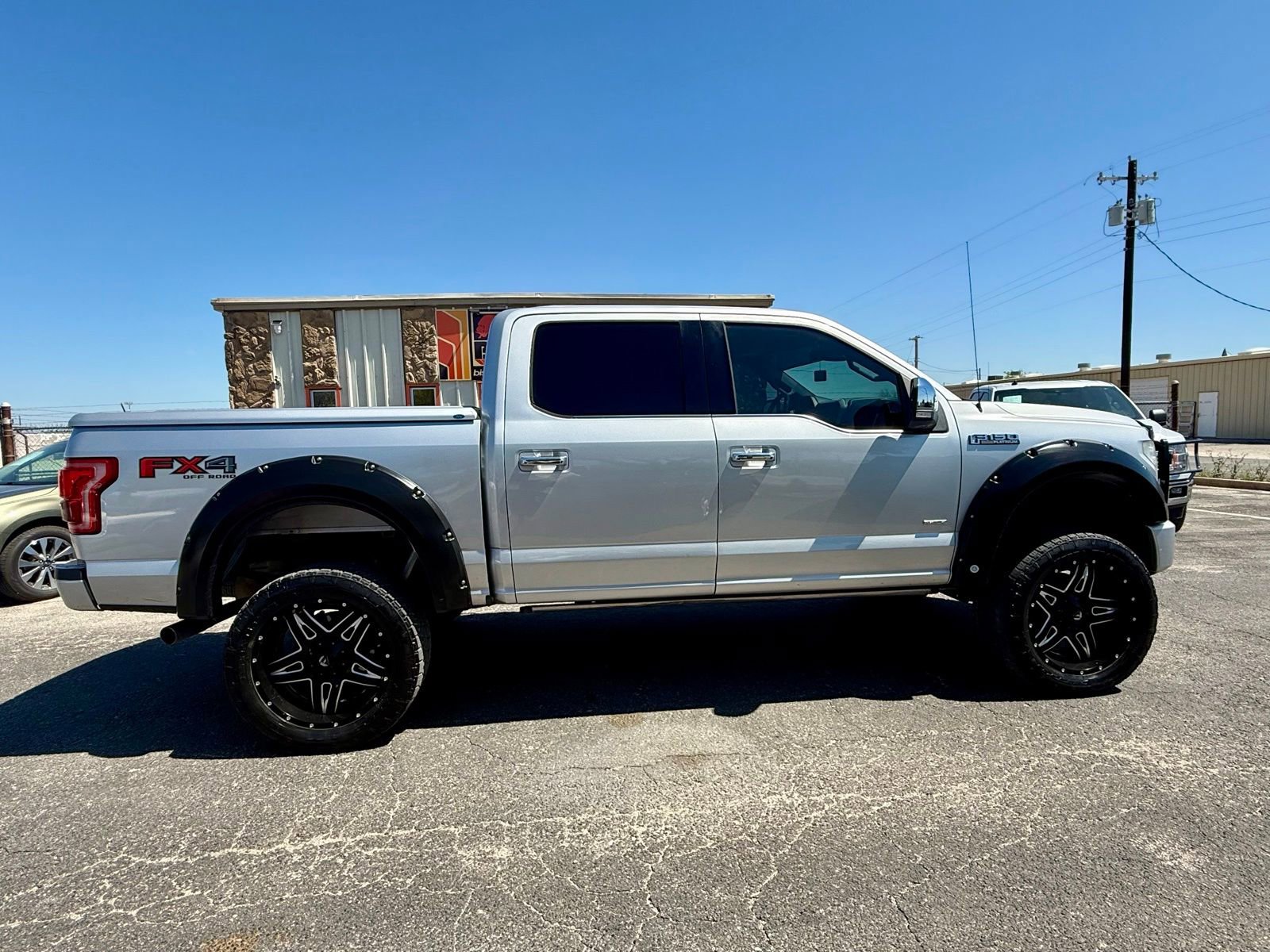 Used 2015 Ford F150 Platinum w/ Equipment Group 701A Luxury image 2
