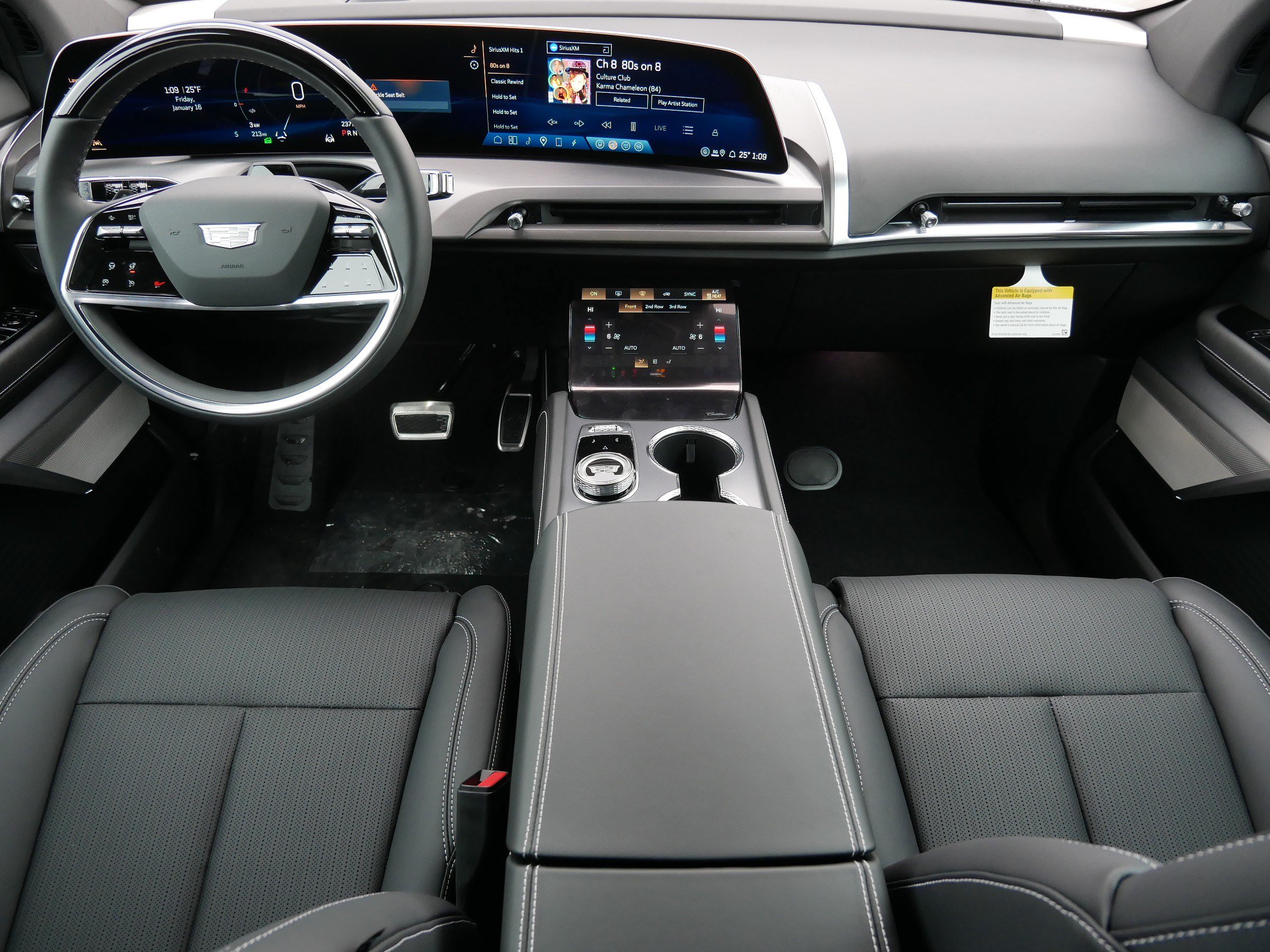 Used 2026 Cadillac Vistiq Luxury w/ LPO, Floor Liner Package AWD/4WD image 8