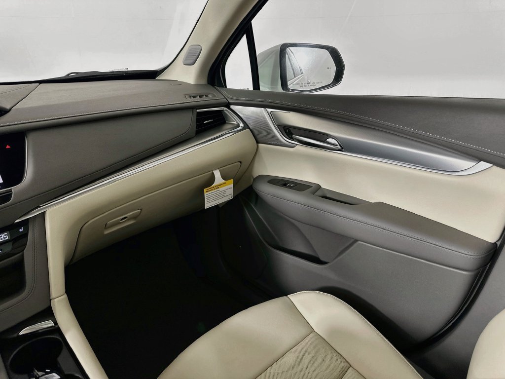 New 2026 Cadillac XT5 Premium Luxury w/ LPO, Floor Liner Package AWD/4WD image 31