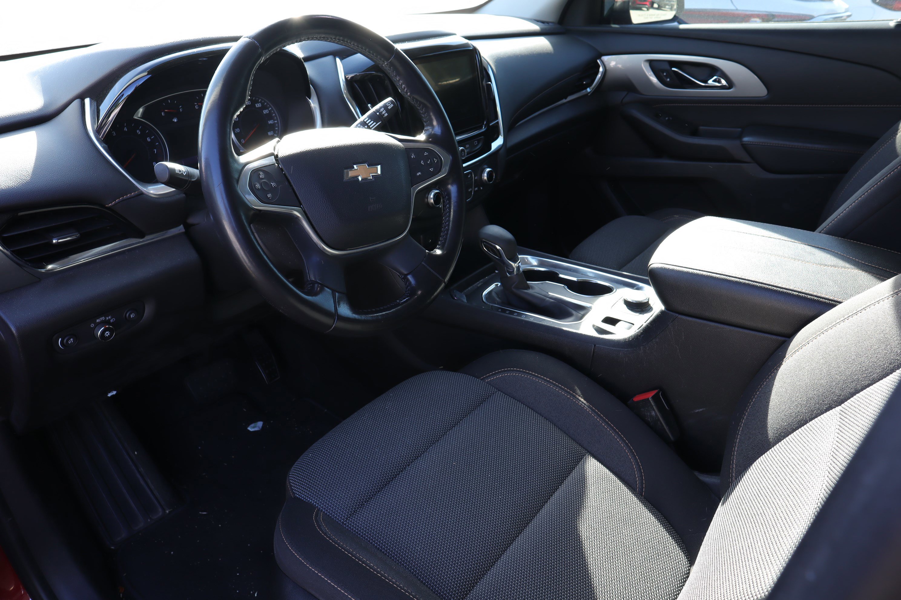 Used 2021 Chevrolet Traverse LT image 7