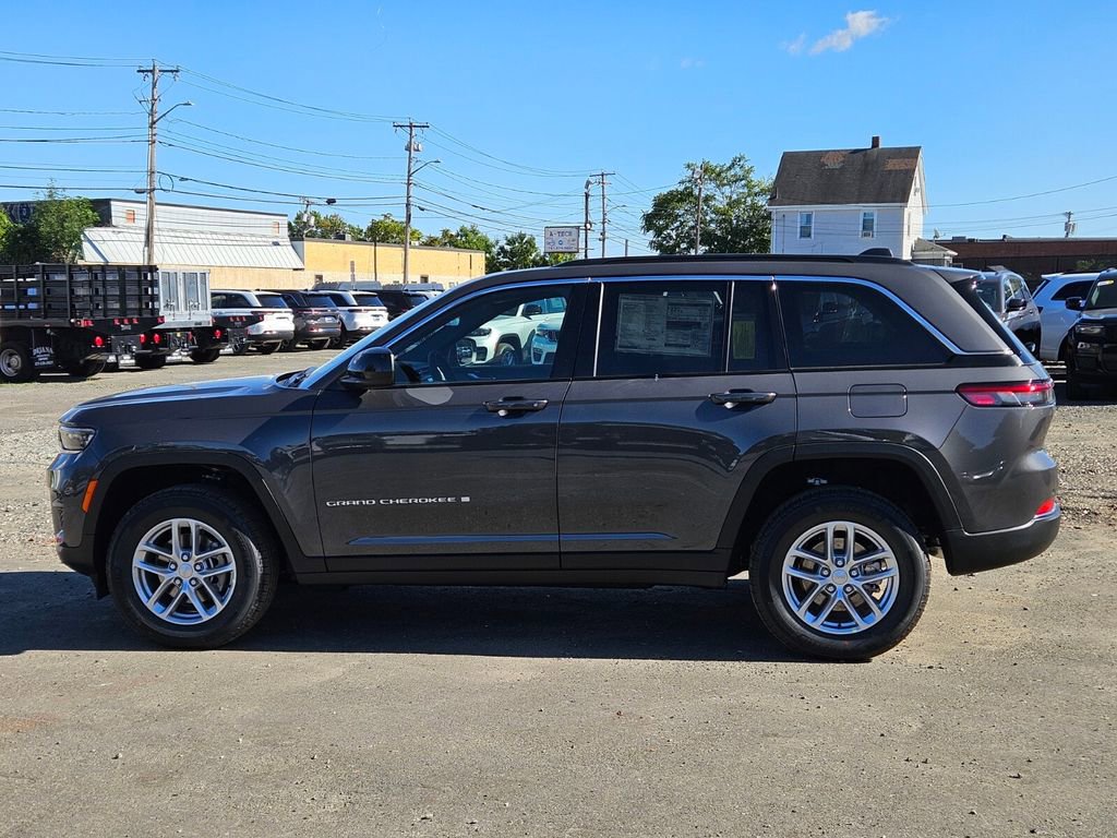 New 2025 Jeep Grand Cherokee Laredo X w/ Luxury Tech Group I image 2