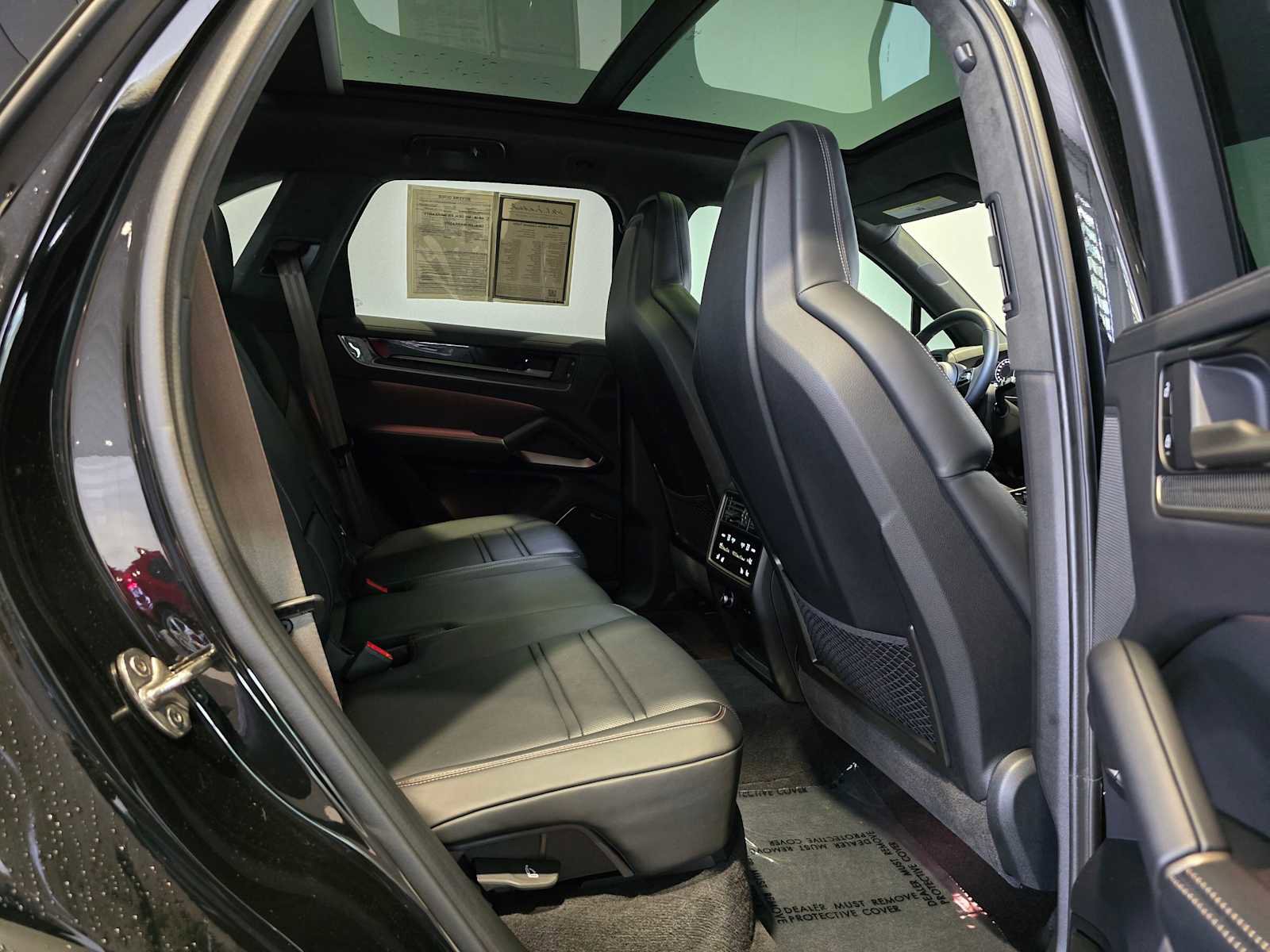 Used 2025 Porsche Cayenne Turbo image 15