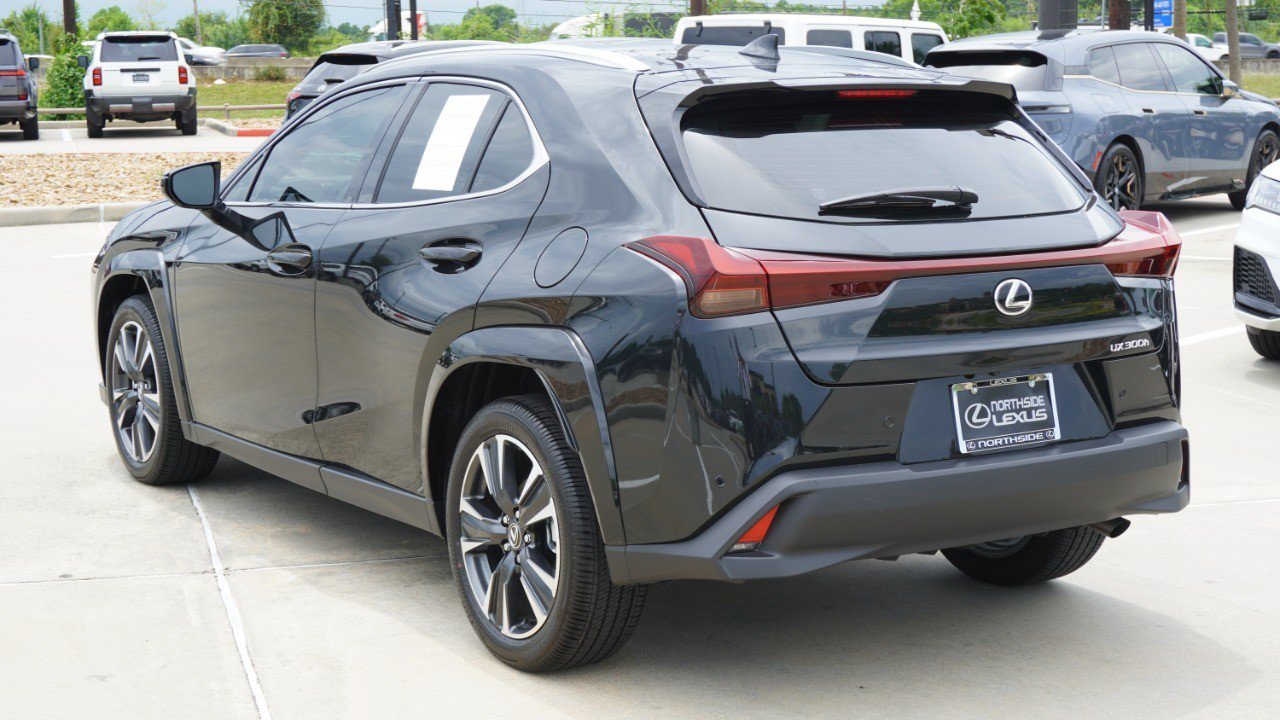 Certified 2026 Lexus UX 300h FWD w/ Accessory Package (2T) image 8