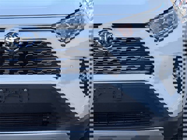 Used 2020 Toyota RAV4 Limited image 9