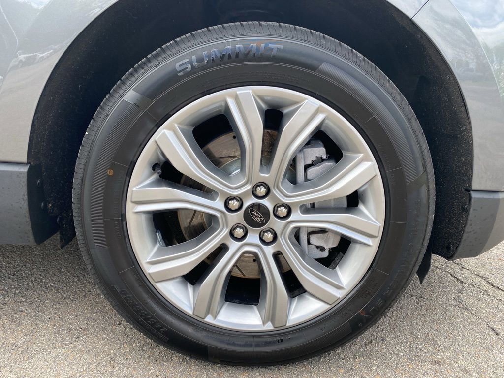 Used 2024 Ford Edge Titanium AWD/4WD image 9