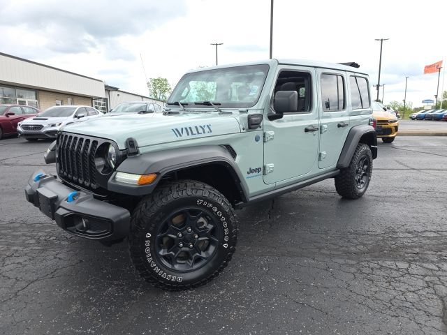 Used 2023 Jeep Wrangler Unlimited w/ Sun & Screen Package AWD/4WD image 2