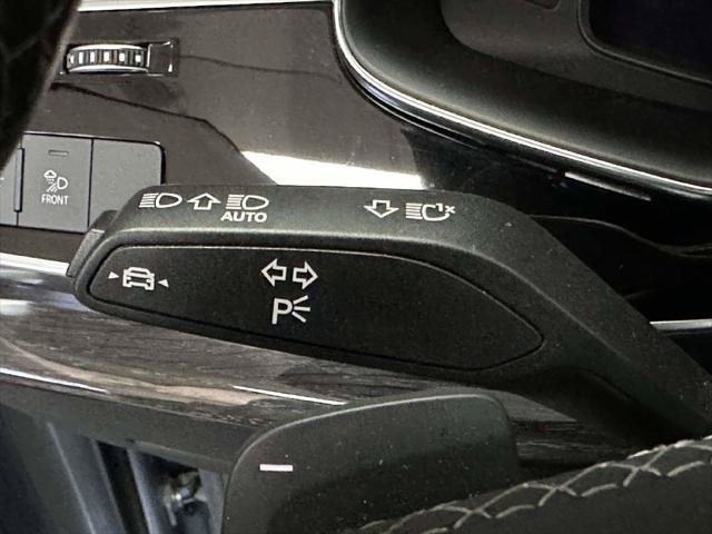 Used 2025 Audi Q8 Premium w/ Convenience Package AWD/4WD image 31