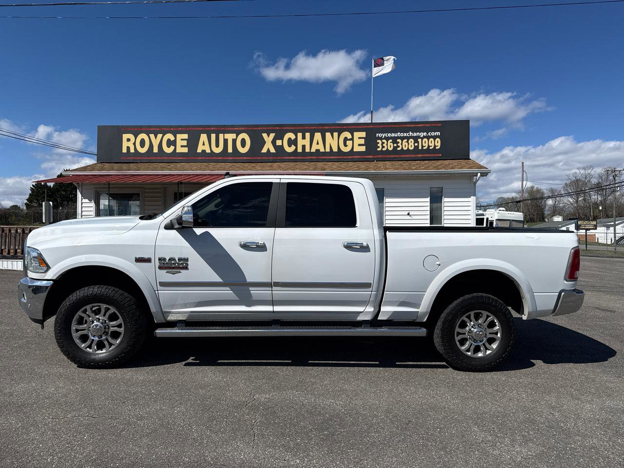 Used 2017 RAM 3500 Laramie image 27