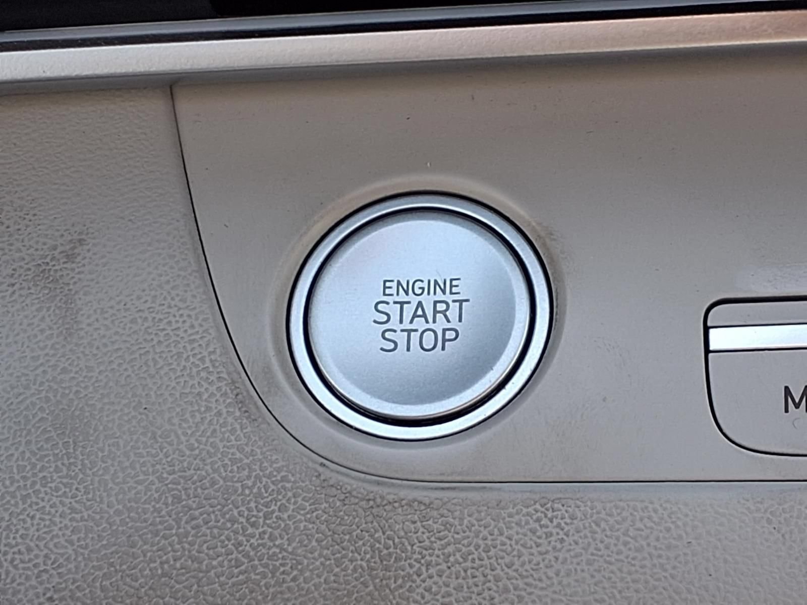 Used 2024 Hyundai Elantra Limited FWD image 10
