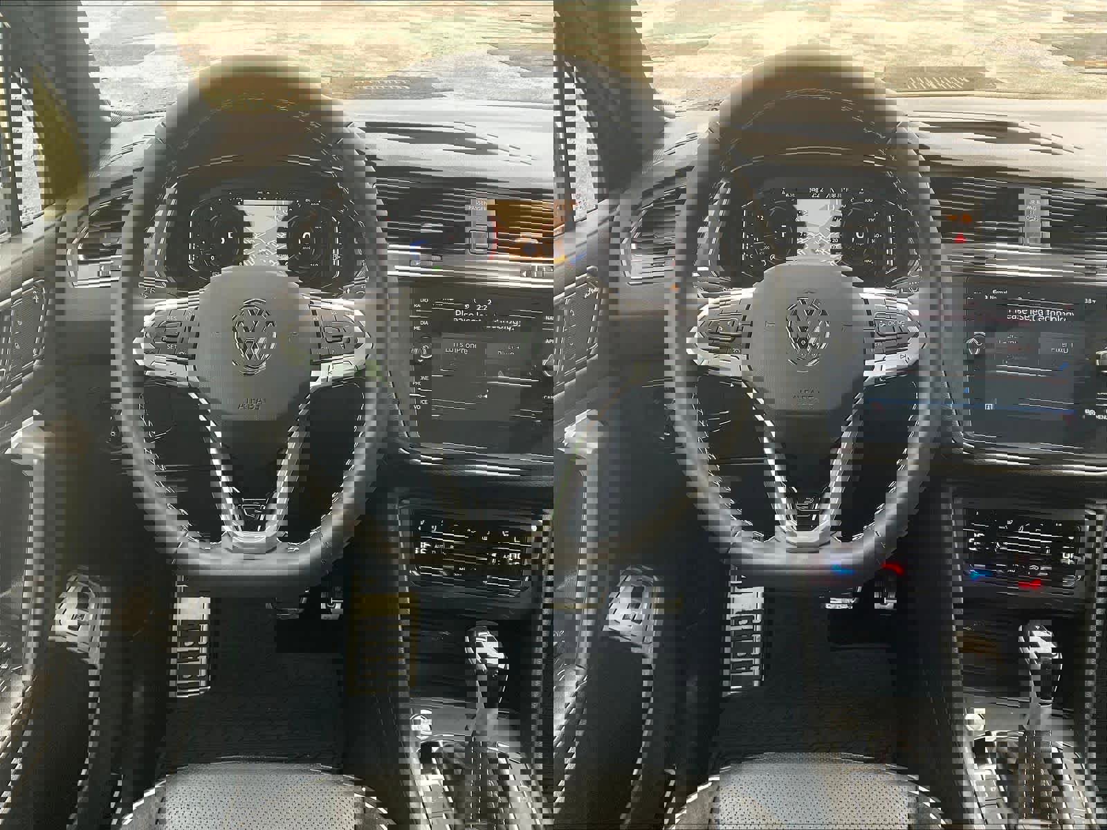 Used 2023 Volkswagen Tiguan SEL R-Line image 17