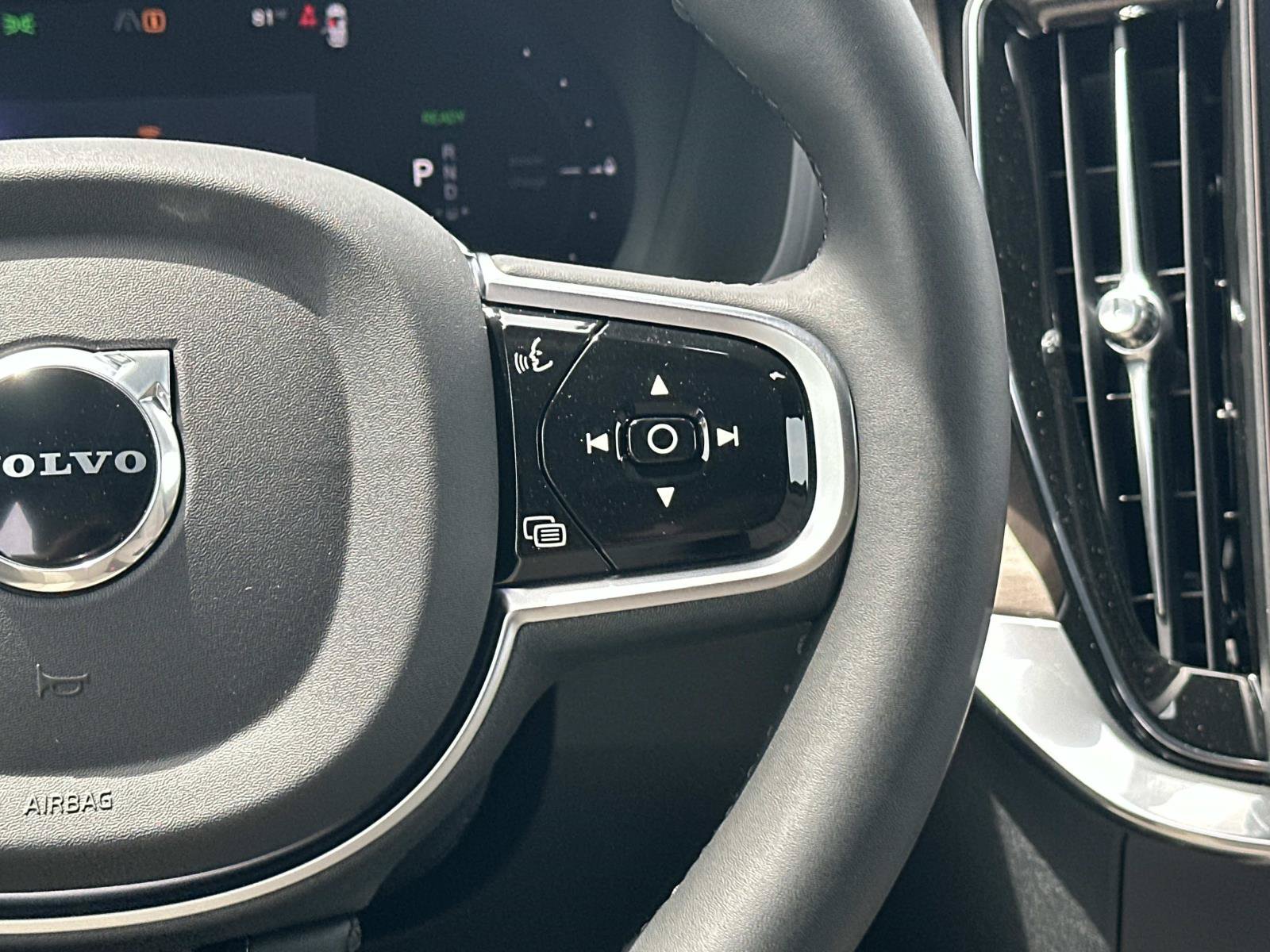 New 2026 Volvo XC90 T8 Plus w/ Protection Package Premier AWD/4WD image 9