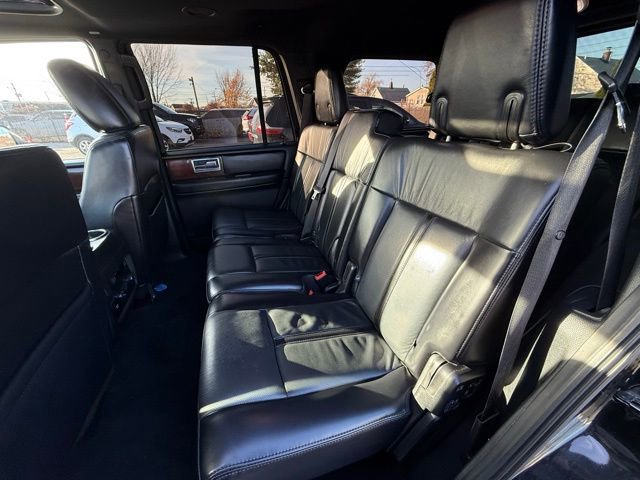 Used 2017 Lincoln Navigator Select image 25
